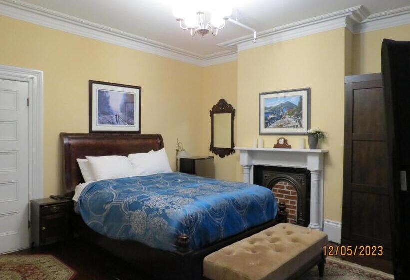 חדר קומפורט לשלושה, The Roses Heritage Inn