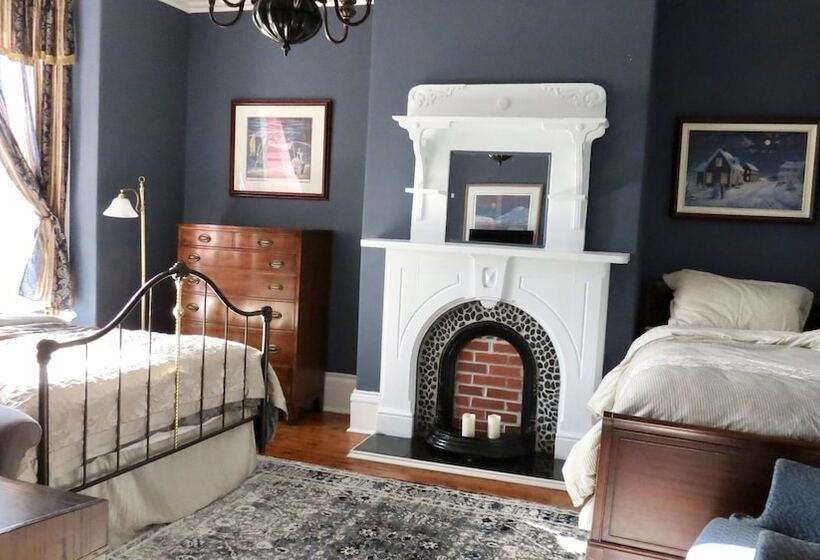 スタンダードトリプルルーム, The Roses Heritage Inn