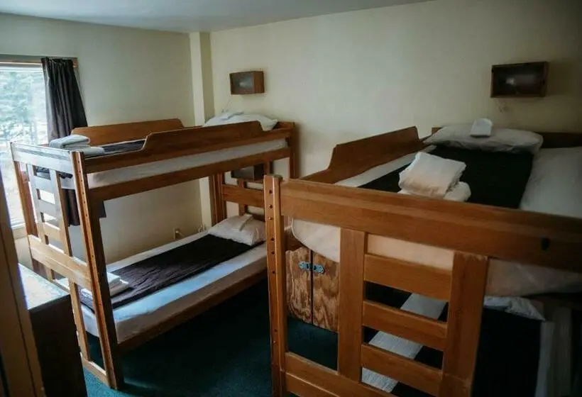 تختخواب در اتاق مشترک, Hi Lake Louise Alpine Centre   Hostel