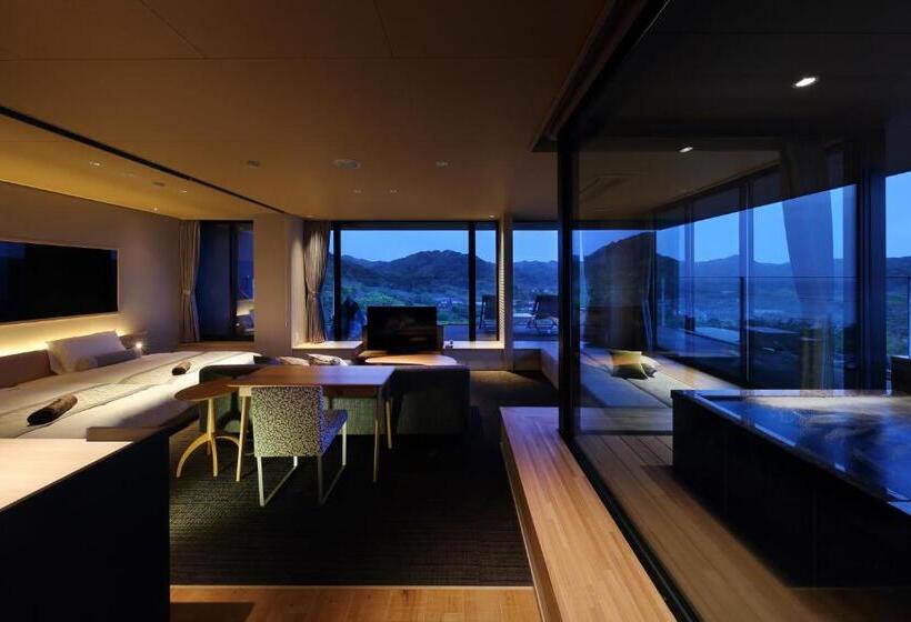 小型套房, The Shinra