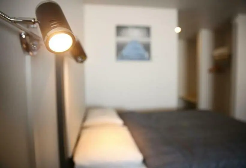 Standard Neljän Hengen Huone, Motel Castille