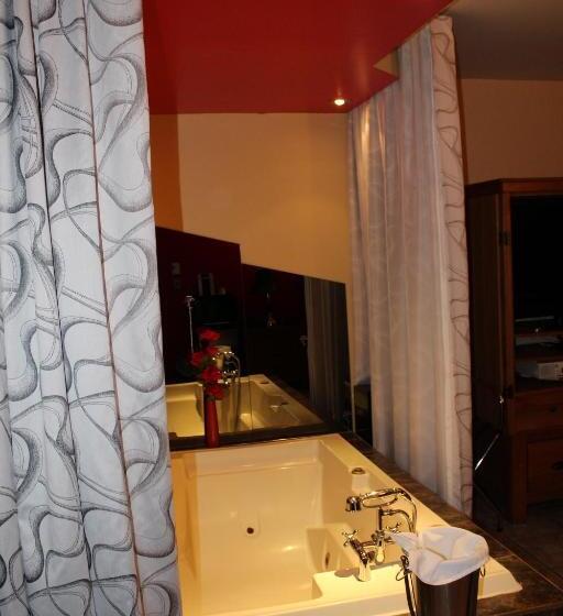 חדר סטנדרט עם ג'קוזי, Motel Hospitalité