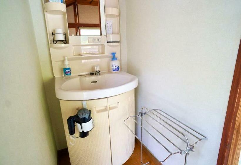 Номер Стандарт Совместная Ванная, Takaosou