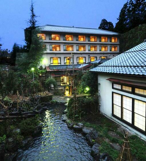 חדר לארבעה סטנדרטי עם נוף לגינה, Wakatake