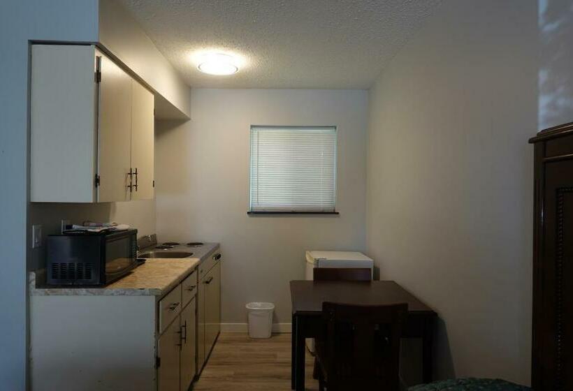 חדר דלוקס, Skylite Motel