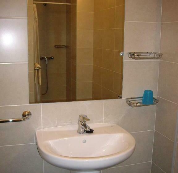 Семейный Номер, Albergue Francisco Giner De Los Rios
