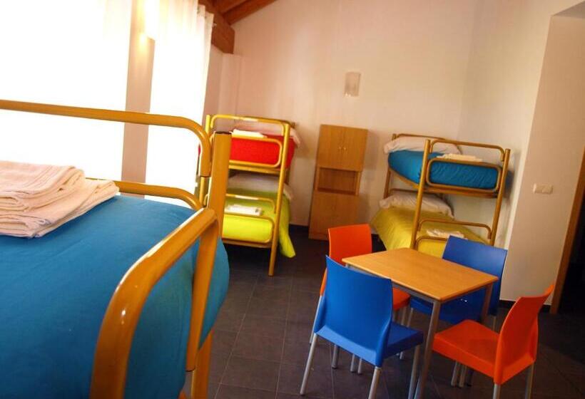 패밀리 룸, Albergue Francisco Giner De Los Rios