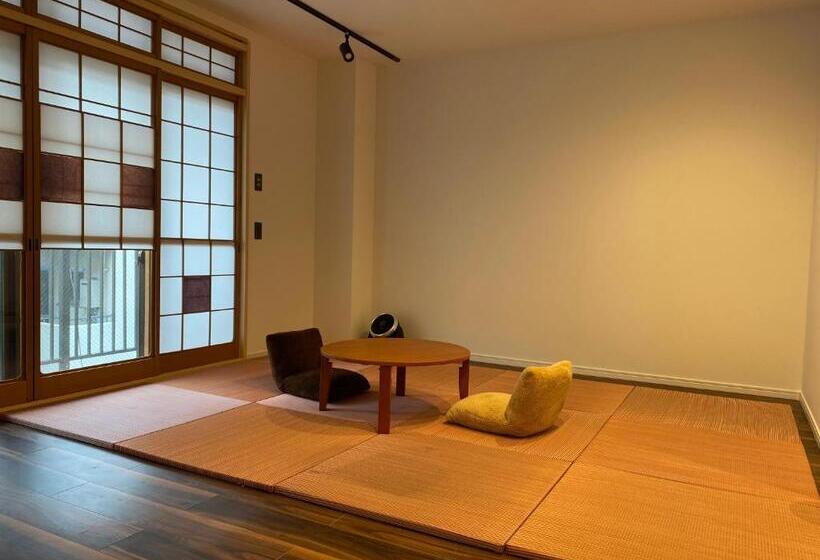 غرفة قياسية ثلاثية مزودة بتراس, Kyoto Guesthouse Lantern