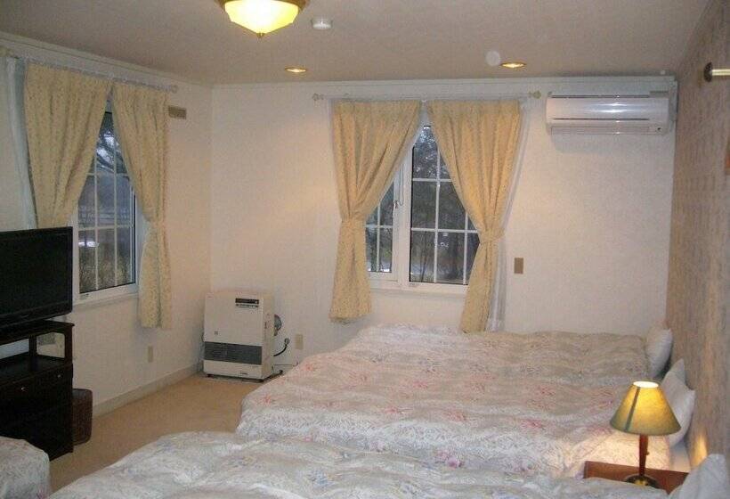 Quarto Quadruplo Estandar Banheiro Compartilhado, Aara Wakka