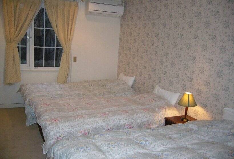 Quarto Quadruplo Estandar Banheiro Compartilhado, Aara Wakka