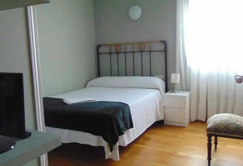 Standard Yhden Hengen Huone, Iacobus