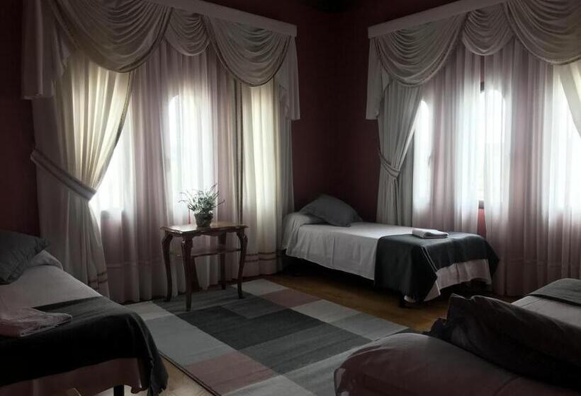 اتاق استاندارد سه نفره, Iacobus