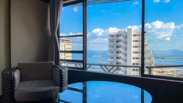 Номер Стандарт Вид на Море, Kanichi