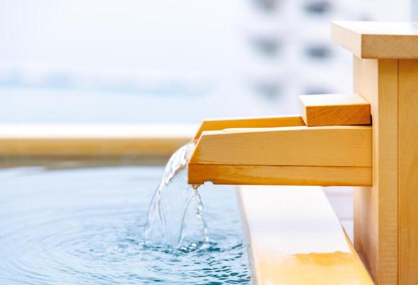 Номер Стандарт Вид на Море, Kanichi