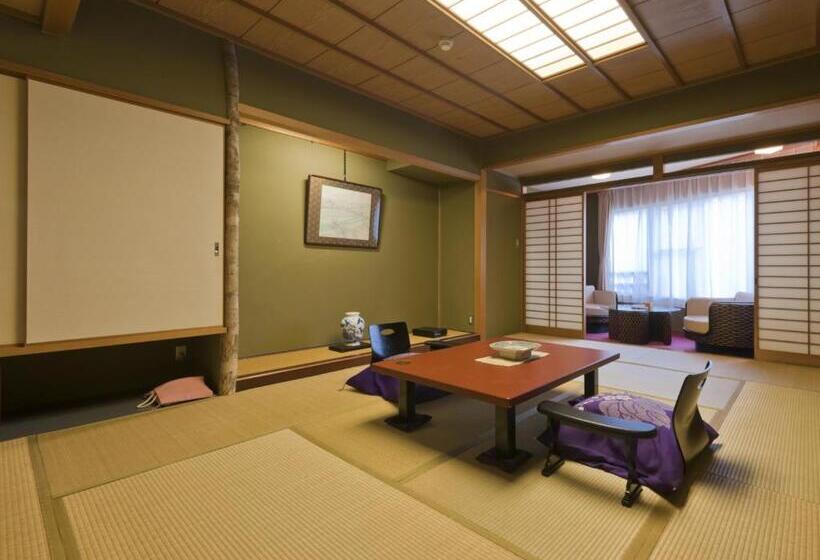 Номер Стандарт Вид на Море, Kanichi