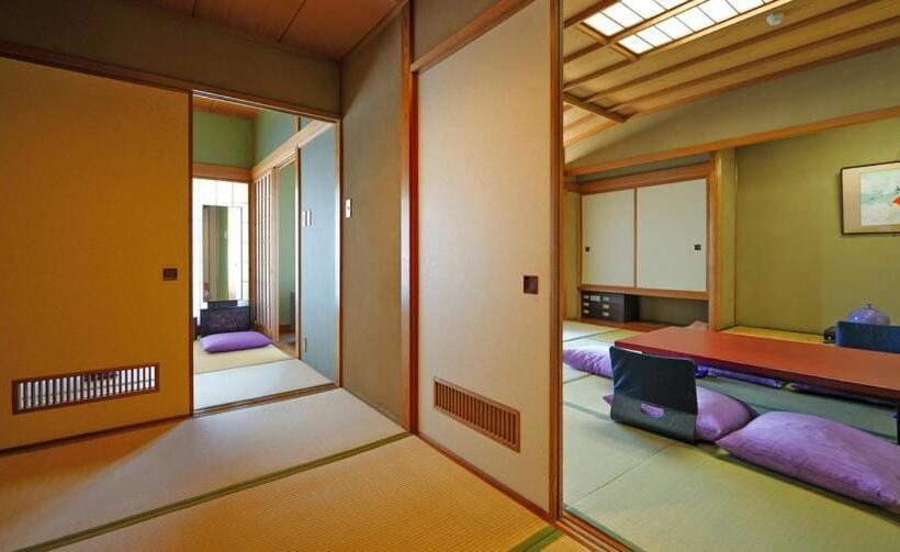 Семейный Номер Вид на Море, Kanichi