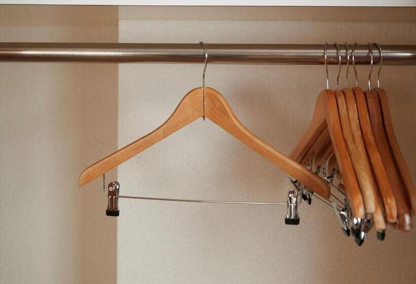 اتاق خانوادگی, Orox