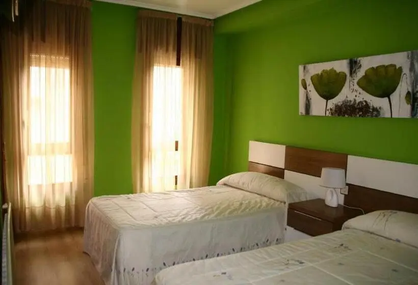 اتاق استاندارد, Restaurante Valdevenados