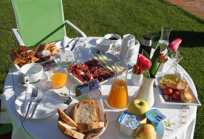 جناح جونيور, Mas Vilosa Bed And Breakfast