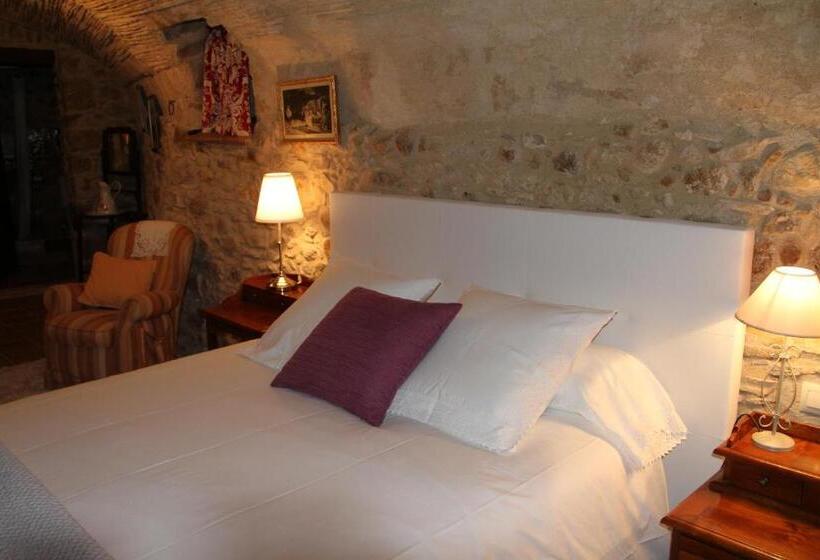 جناح جونيور, Mas Vilosa Bed And Breakfast