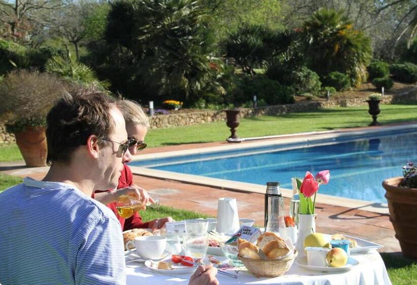 جناح جونيور, Mas Vilosa Bed And Breakfast