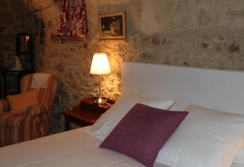 جناح جونيور, Mas Vilosa Bed And Breakfast