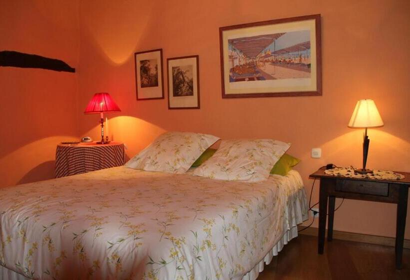 جناح جونيور, Mas Vilosa Bed And Breakfast