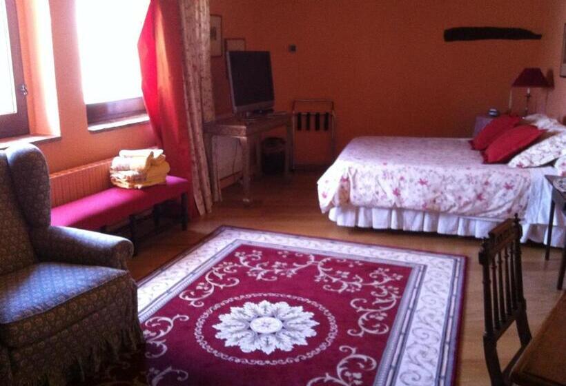 جناح جونيور, Mas Vilosa Bed And Breakfast