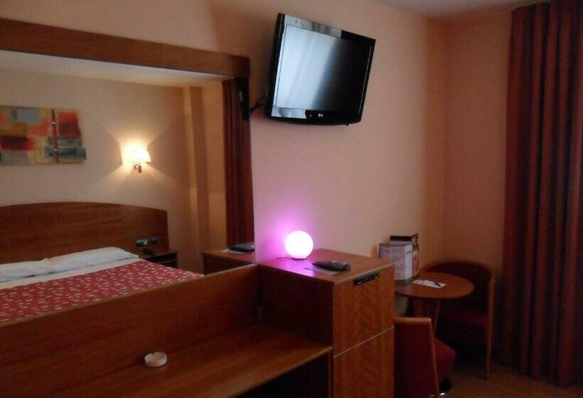 חדר סטנדרט, Motel Emporio