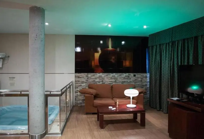 ジュニアスイート, Motel Emporio
