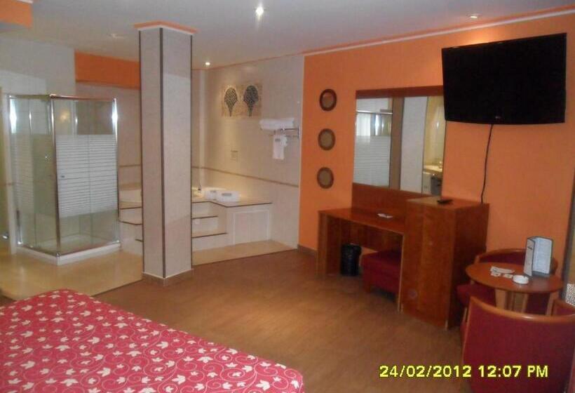 ハイドロマッサージバス付きスイート, Motel Emporio