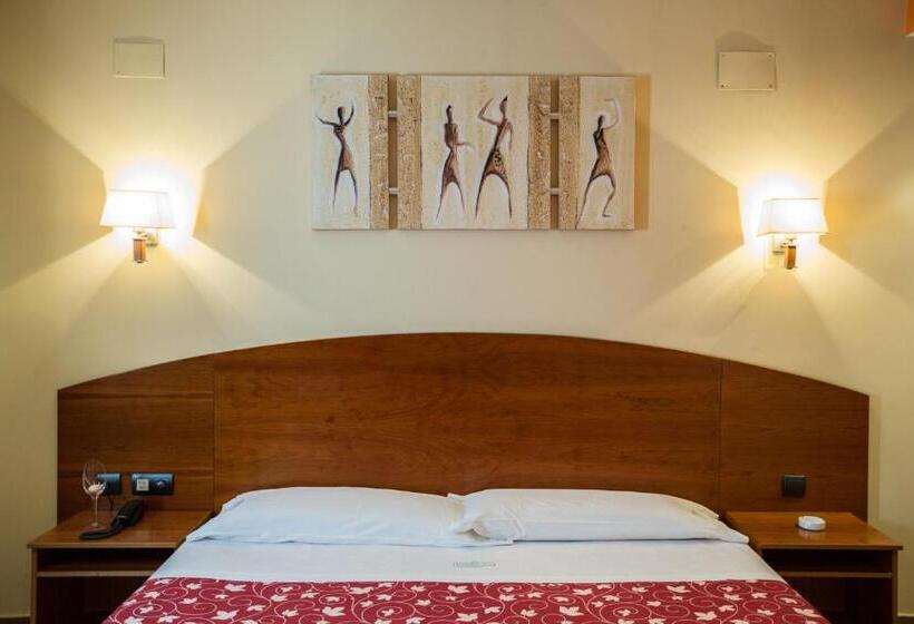 자쿠지 스위트, Motel Emporio