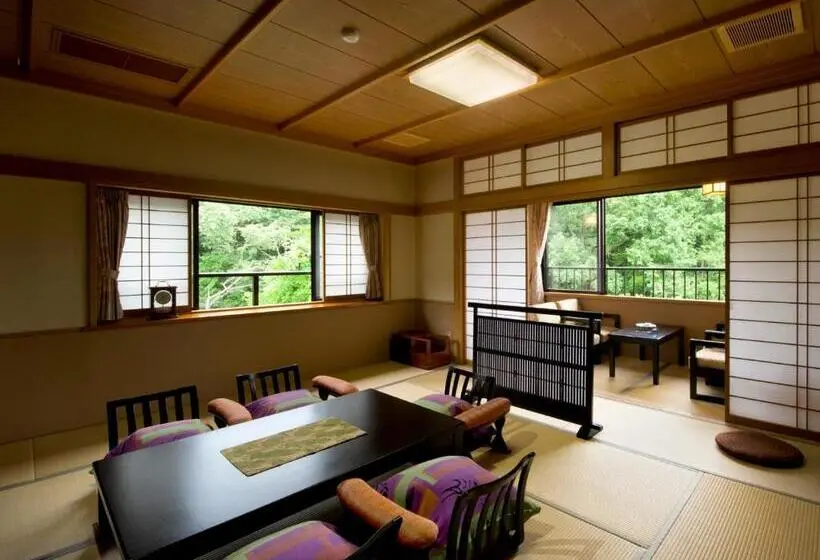 スーペリアの４人部屋, Jizaiso