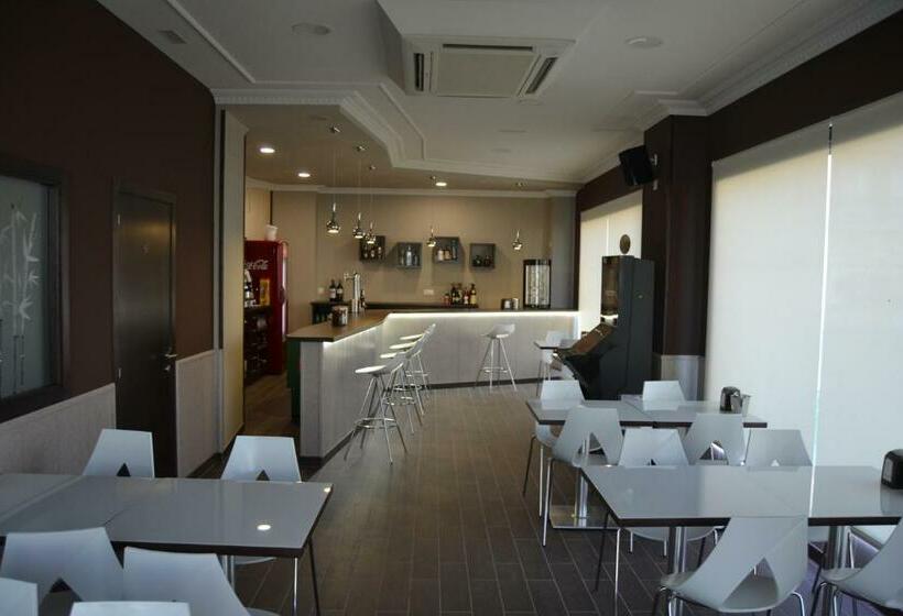 Llit en Habitació Compartida, Albergue Credencial