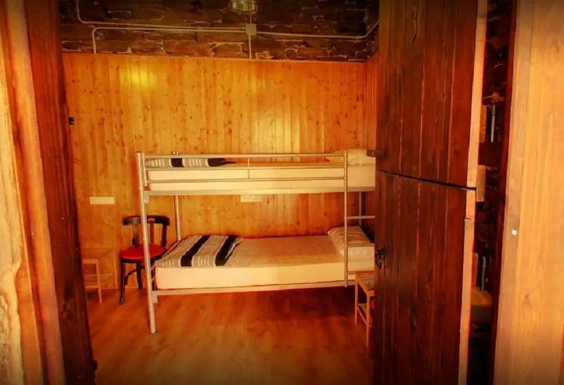 اتاق استاندارد چهارنفره با سرویس بهداشتی مشترک, Albergue San Lázaro
