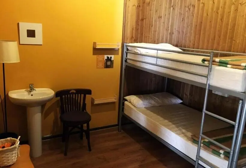 اتاق استاندارد سه تخته با سرویس بهداشتی مشترک, Albergue San Lázaro