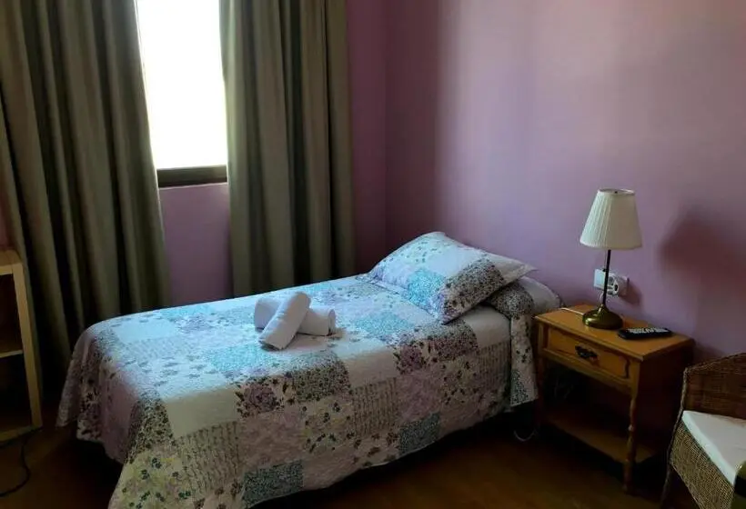 اتاق استاندارد یک تخته با سرویس بهداشتی مشترک, Albergue San Lázaro