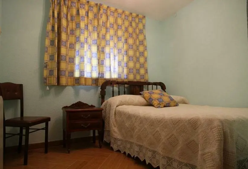 バス共有のスタンダードルーム, Albergue Turistico Torre De Sabre