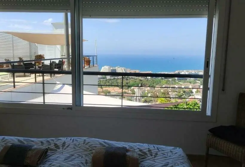 اتاق استاندارد با چشم‌انداز دریا, The Villa Sunlight
