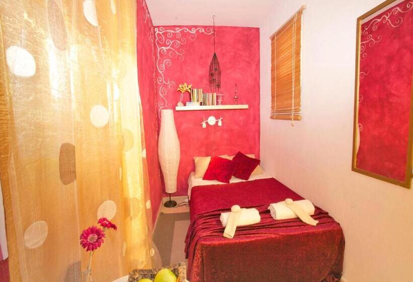 Quarto Basic, The Villa Sunlight