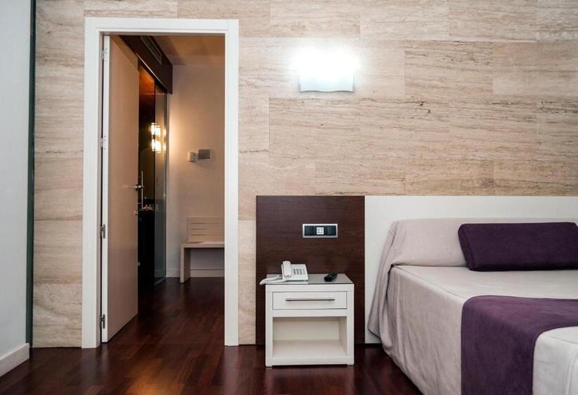Семейный Номер, Escuderos Hotel Cruz