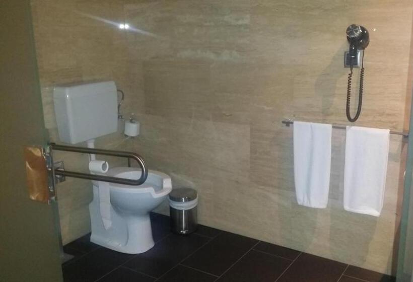 适合残疾人使用的标准间, Escuderos Hotel Cruz