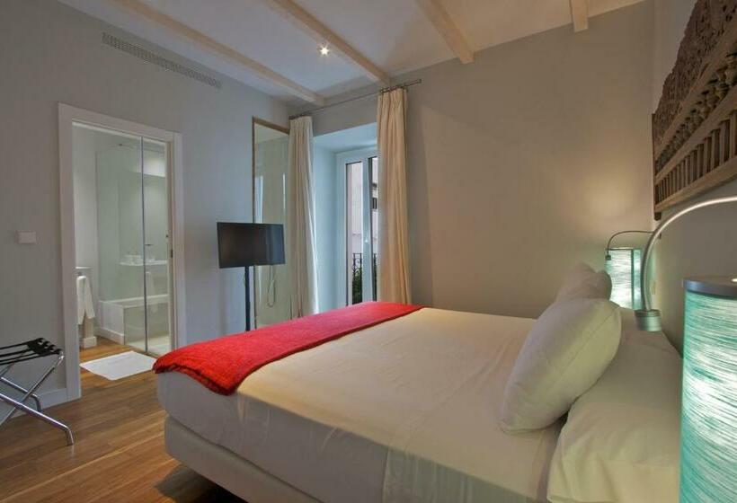 اتاق پرمیوم, Aristoy