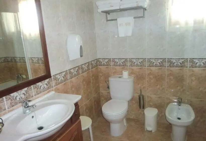 Standard Kolmen Hengen Huone, Gasaqui