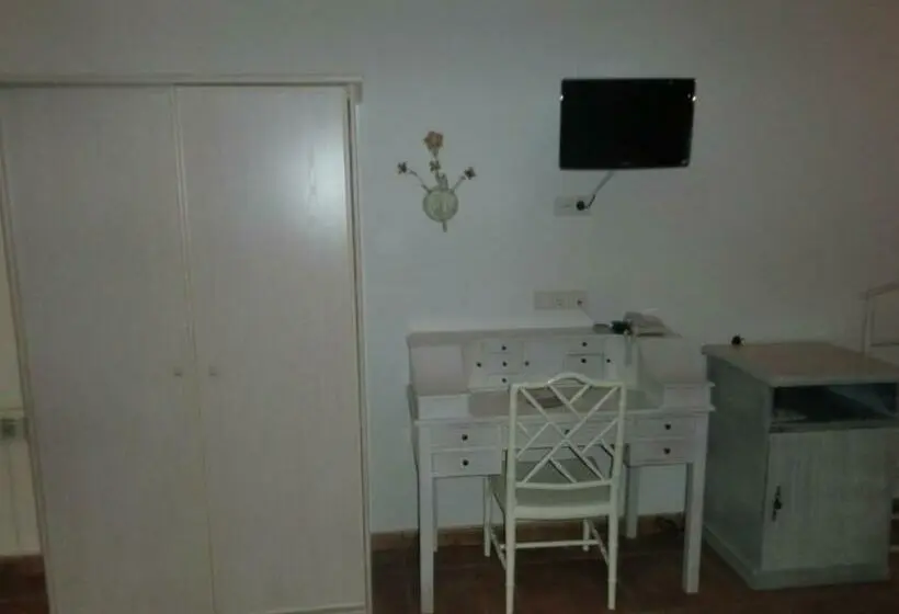 Standard Kolmen Hengen Huone, Gasaqui