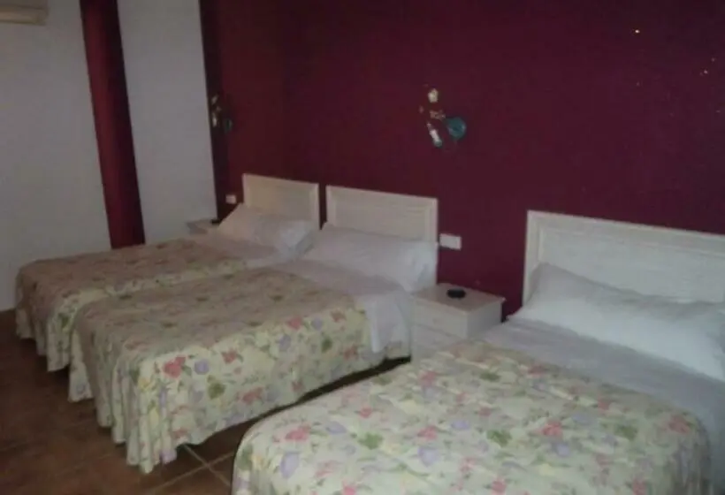 Standard Kolmen Hengen Huone, Gasaqui