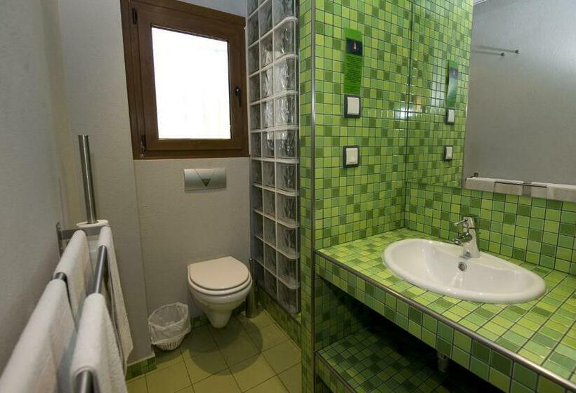 스탠다드 룸, Fonda Farré