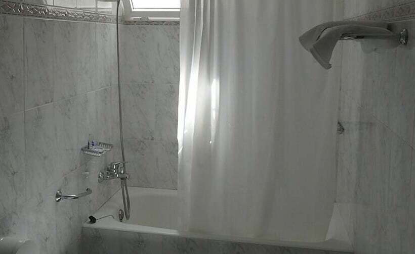 标准单人间, Guillermo Ii