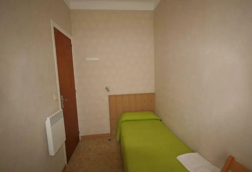 Standard Yhden Hengen Huone Jaettu Kylpyhuone, Hostal Juventus