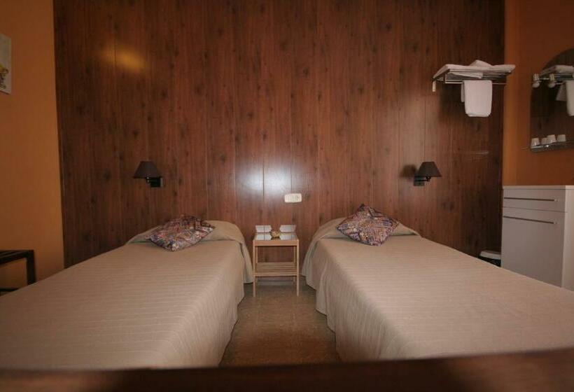 Номер Стандарт Совместная Ванная, Hostal Juventus
